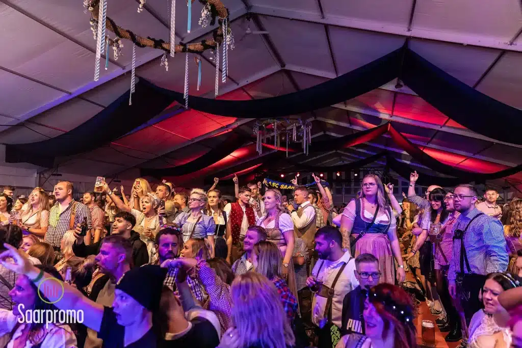 Publikum-Oktoberfest Bous-Saarland-Malleparty